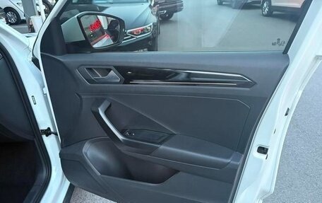 Volkswagen T-Roc I, 2021 год, 1 400 000 рублей, 9 фотография