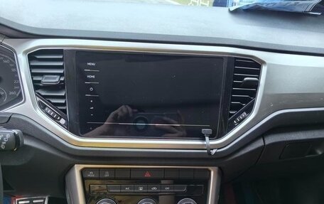 Volkswagen T-Roc I, 2021 год, 1 400 000 рублей, 19 фотография