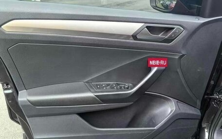 Volkswagen T-Roc I, 2021 год, 1 400 000 рублей, 12 фотография