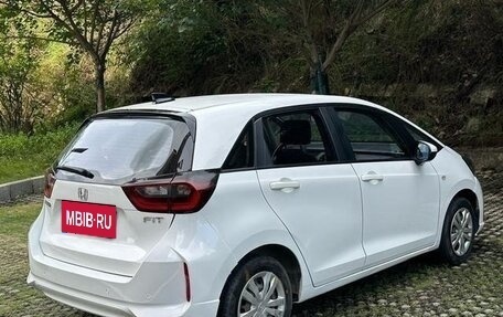 Honda Fit, 2021 год, 1 000 000 рублей, 5 фотография