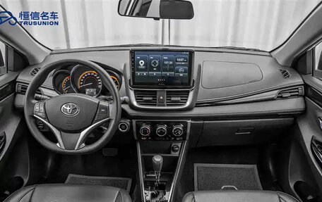 Toyota Yaris XP150 рестайлинг, 2022 год, 1 050 000 рублей, 9 фотография
