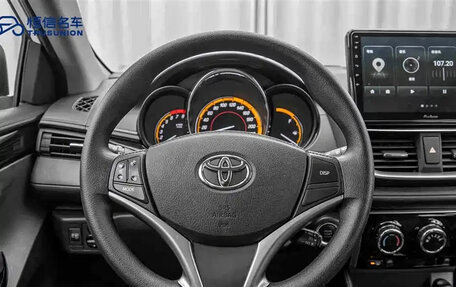 Toyota Yaris XP150 рестайлинг, 2022 год, 1 050 000 рублей, 13 фотография