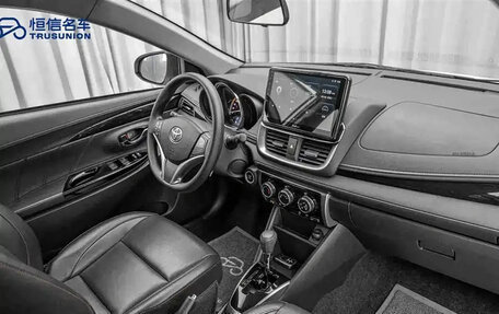 Toyota Yaris XP150 рестайлинг, 2022 год, 1 050 000 рублей, 10 фотография