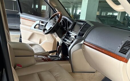 Toyota Land Cruiser 200, 2013 год, 4 080 000 рублей, 10 фотография