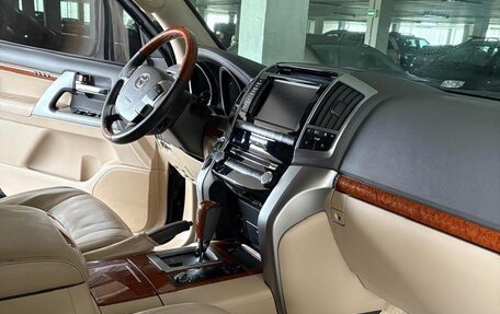 Toyota Land Cruiser 200, 2013 год, 4 080 000 рублей, 13 фотография