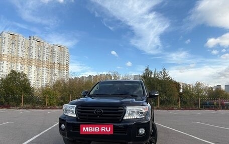 Toyota Land Cruiser 200, 2013 год, 4 080 000 рублей, 2 фотография