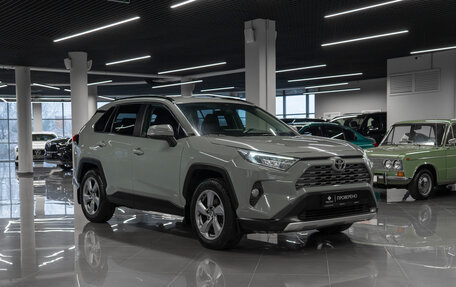 Toyota RAV4, 2020 год, 3 050 000 рублей, 2 фотография