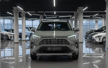 Toyota RAV4, 2020 год, 3 050 000 рублей, 3 фотография