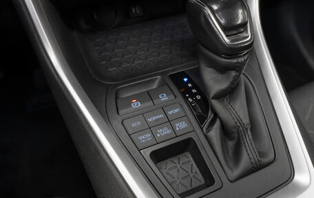 Toyota RAV4, 2020 год, 3 050 000 рублей, 19 фотография