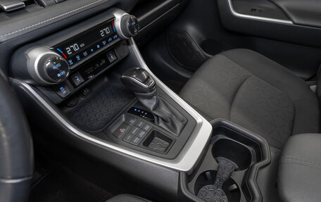 Toyota RAV4, 2020 год, 3 050 000 рублей, 14 фотография