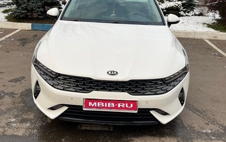KIA K5, 2021 год, 2 600 000 рублей, 1 фотография