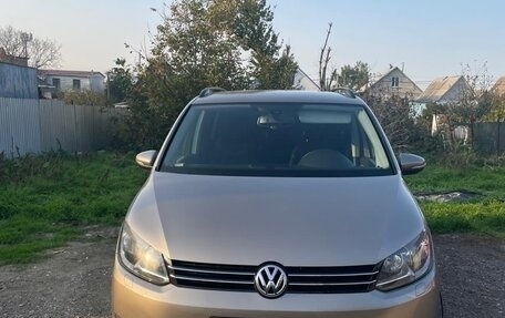 Volkswagen Touran III, 2012 год, 1 100 000 рублей, 1 фотография