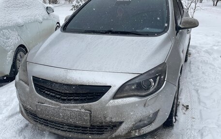 Opel Astra J, 2011 год, 590 000 рублей, 2 фотография