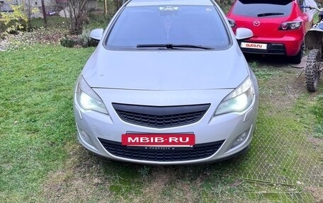 Opel Astra J, 2011 год, 590 000 рублей, 4 фотография