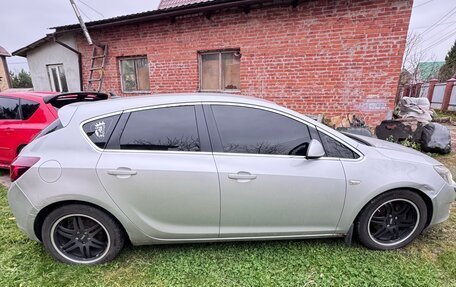 Opel Astra J, 2011 год, 590 000 рублей, 6 фотография