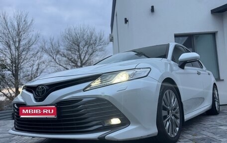 Toyota Camry, 2021 год, 3 200 000 рублей, 1 фотография