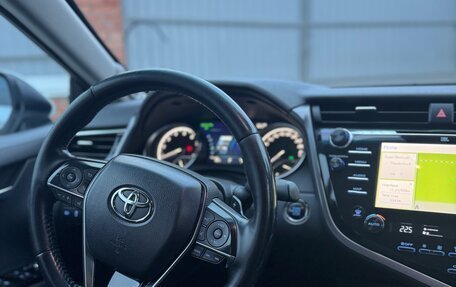 Toyota Camry, 2021 год, 3 200 000 рублей, 10 фотография