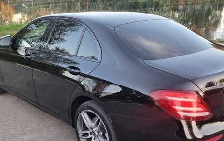 Mercedes-Benz E-Класс, 2019 год, 2 800 000 рублей, 4 фотография
