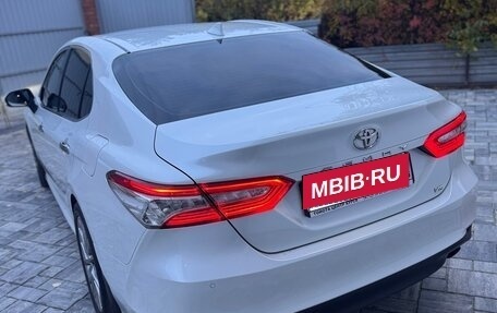 Toyota Camry, 2021 год, 3 200 000 рублей, 11 фотография