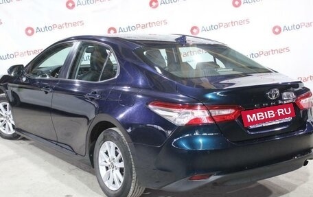 Toyota Camry, 2020 год, 1 990 000 рублей, 6 фотография