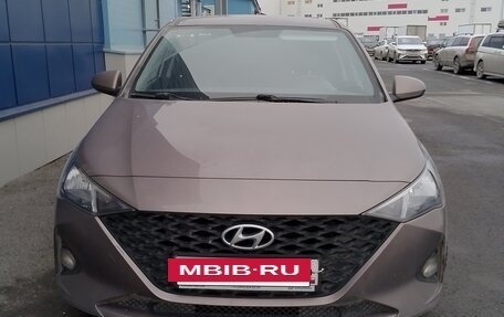 Hyundai Solaris II рестайлинг, 2021 год, 1 300 000 рублей, 2 фотография