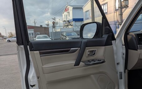 Mitsubishi Pajero IV, 2017 год, 2 399 900 рублей, 9 фотография