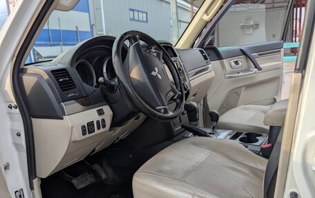 Mitsubishi Pajero IV, 2017 год, 2 399 900 рублей, 10 фотография