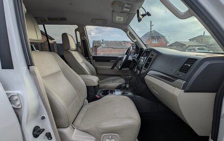 Mitsubishi Pajero IV, 2017 год, 2 399 900 рублей, 13 фотография