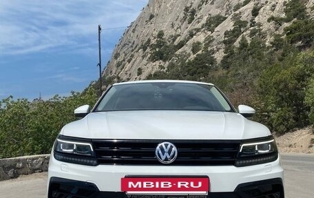 Volkswagen Tiguan II, 2019 год, 3 499 999 рублей, 2 фотография