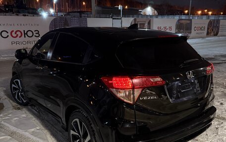 Honda Vezel, 2017 год, 1 290 000 рублей, 5 фотография