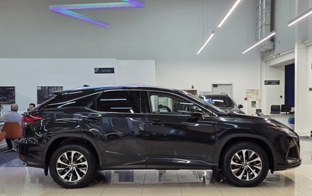 Lexus RX IV рестайлинг, 2021 год, 4 590 000 рублей, 8 фотография