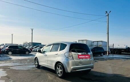 Honda Fit III, 2010 год, 809 000 рублей, 4 фотография