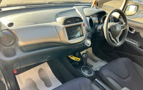 Honda Fit III, 2010 год, 809 000 рублей, 13 фотография