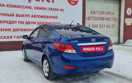 Hyundai Solaris II рестайлинг, 2012 год, 750 000 рублей, 5 фотография