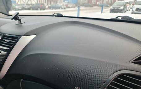 Hyundai Solaris II рестайлинг, 2012 год, 750 000 рублей, 20 фотография