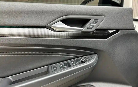 Volkswagen Golf VIII, 2021 год, 1 868 000 рублей, 15 фотография