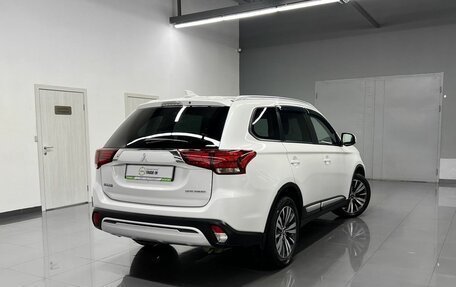 Mitsubishi Outlander III рестайлинг 3, 2019 год, 2 445 000 рублей, 2 фотография