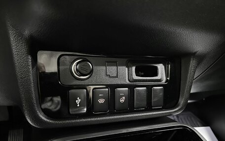 Mitsubishi Outlander III рестайлинг 3, 2019 год, 2 445 000 рублей, 19 фотография