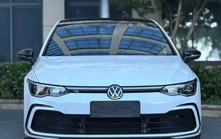 Volkswagen Golf VIII, 2021 год, 1 430 000 рублей, 2 фотография