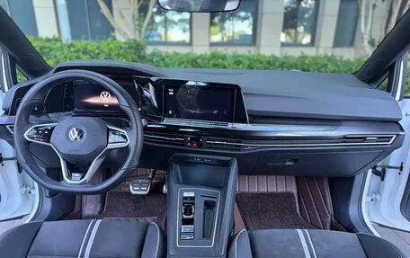 Volkswagen Golf VIII, 2021 год, 1 430 000 рублей, 11 фотография