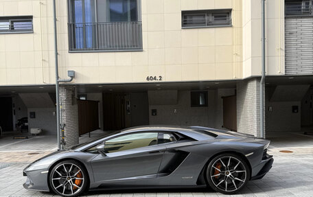 Lamborghini Aventador I рестайлинг, 2017 год, 28 000 000 рублей, 5 фотография