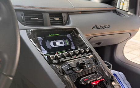 Lamborghini Aventador I рестайлинг, 2017 год, 28 000 000 рублей, 13 фотография