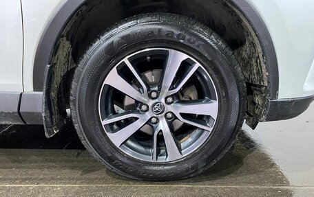 Toyota RAV4, 2018 год, 2 865 000 рублей, 19 фотография