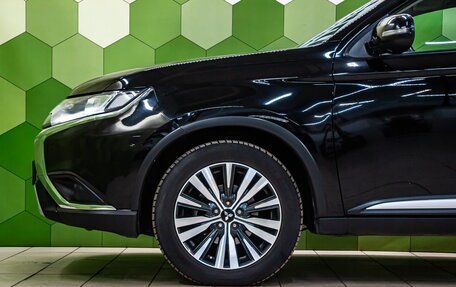 Mitsubishi Outlander III рестайлинг 3, 2019 год, 2 299 000 рублей, 9 фотография