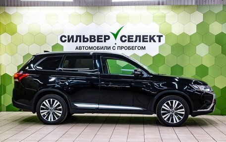 Mitsubishi Outlander III рестайлинг 3, 2019 год, 2 299 000 рублей, 8 фотография