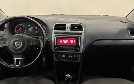 Volkswagen Polo VI (EU Market), 2015 год, 1 045 000 рублей, 16 фотография