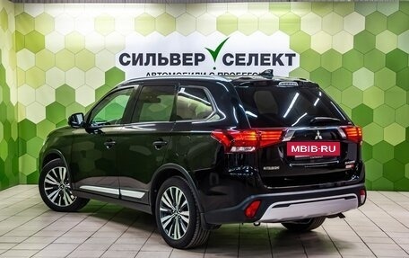Mitsubishi Outlander III рестайлинг 3, 2019 год, 2 299 000 рублей, 6 фотография