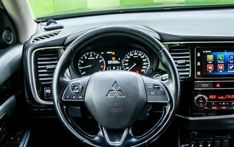 Mitsubishi Outlander III рестайлинг 3, 2019 год, 2 299 000 рублей, 13 фотография