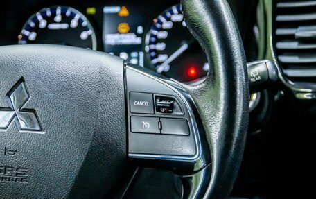 Mitsubishi Outlander III рестайлинг 3, 2019 год, 2 299 000 рублей, 15 фотография