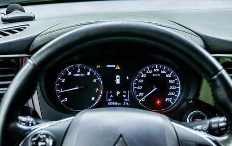 Mitsubishi Outlander III рестайлинг 3, 2019 год, 2 299 000 рублей, 16 фотография